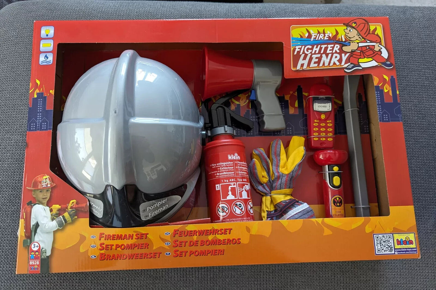 Theo Klein 8928 ugunsdzēsēja komplekts, 7 daļas ar ķiveri, lukturīti un citām lietām, jauns un aizzīmogotā iepakojumā